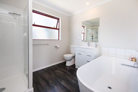 Photo of property in 107 Ashhurst Road, Bunnythorpe, Palmerston North, 4481