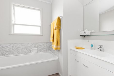 Photo of property in 2/24 White Street, Taradale, Napier, 4112