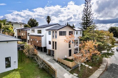 Photo of property in 44c Bruce Road, Glenfield, Auckland, 0629