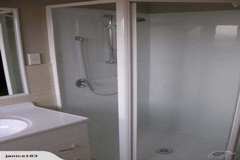 Photo of property in 32 Carrick Glen Avenue, Flat Bush, Auckland, 2019