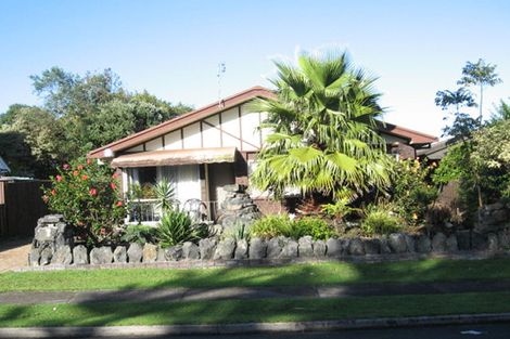 Photo of property in 1/7 Highland Park Drive, Highland Park, Auckland, 2010