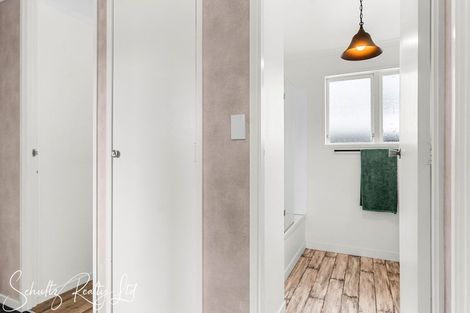 Photo of property in 9 Whaka Street, Maungaturoto, 0520