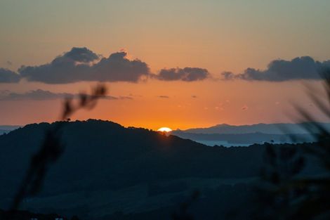Photo of property in 99 Cowes Bay Road, Waiheke Island, 1971