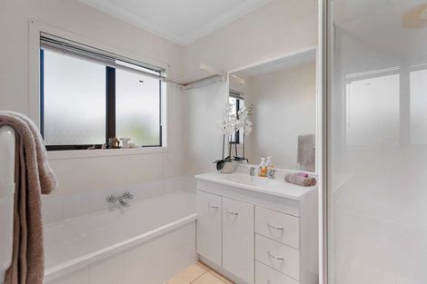 Photo of property in 20 Catalina Drive, Melville, Hamilton, 3206