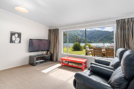 Photo of property in 1755 Queen Charlotte Drive, Linkwater, Picton, 7281