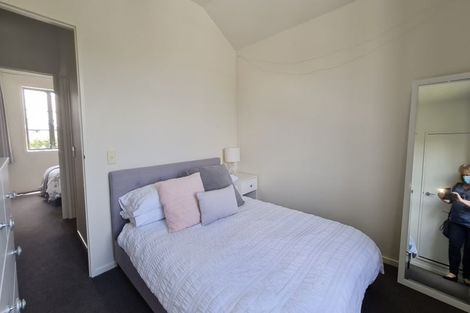 Photo of property in 2/5 Carolina Place, Albany, Auckland, 0632