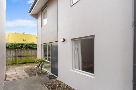 Photo of property in 2/340 Lincoln Road, Addington, Christchurch, 8024