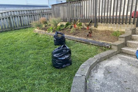 Photo of property in 1/158 Newlands Road, Newlands, Wellington, 6037