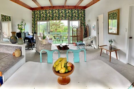 Photo of property in 35 Tahuna Road, Paihia, 0200