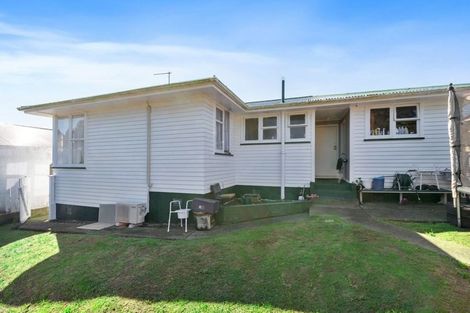 Photo of property in 12 Cornwall Crescent, Cannons Creek, Porirua, 5024