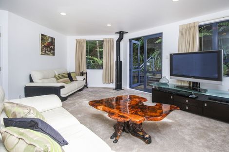Photo of property in 70 Wood Bay Road, Titirangi, Auckland, 0604