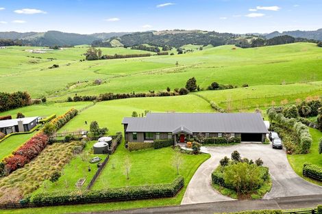Photo of property in 30 Tamahunga Drive, Matakana, 0985