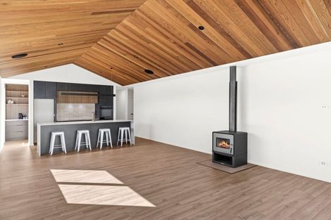 Photo of property in 32 Gillespie Street, Lake Hawea, 9382