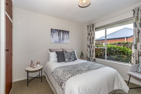 Photo of property in 2/87a Middlepark Road, Sockburn, Christchurch, 8042