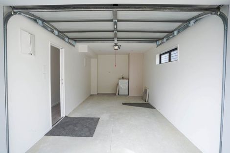 Photo of property in 7/19 Kingdale Road, Henderson, Auckland, 0610
