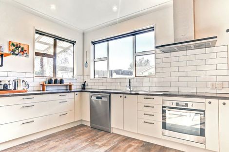 Photo of property in 6 Parkes Avenue, Saint Johns Hill, Whanganui, 4501