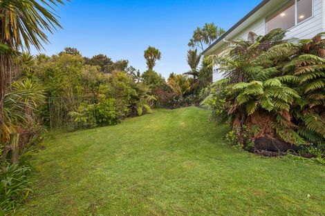 Photo of property in 177 Shaw Road, Oratia, Auckland, 0604