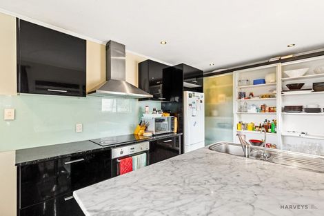 Photo of property in 30 Staincross Street, Green Bay, Auckland, 0604