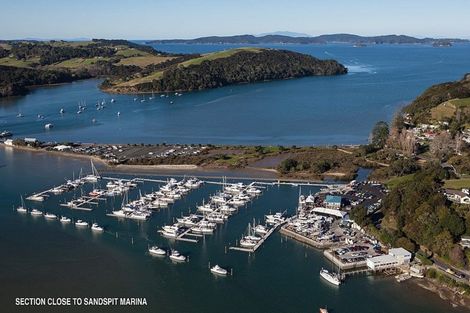 Photo of property in 40 Brick Bay Drive, Sandspit, Warkworth, 0982