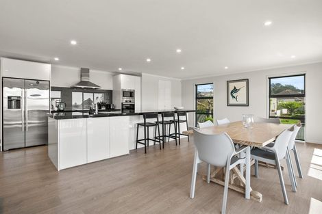 Photo of property in 9a Bayly Road, Moturoa, New Plymouth, 4310