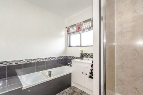 Photo of property in 12b Sequoia Place, Pukete, Hamilton, 3200