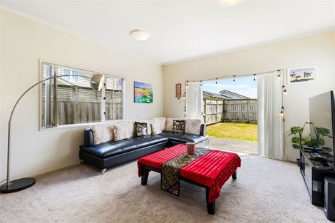 Photo of property in 15 Mulvaney Crescent, Henderson, Auckland, 0612