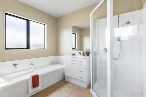 Photo of property in 16 Greenstone Place, Aotea, Porirua, 5024