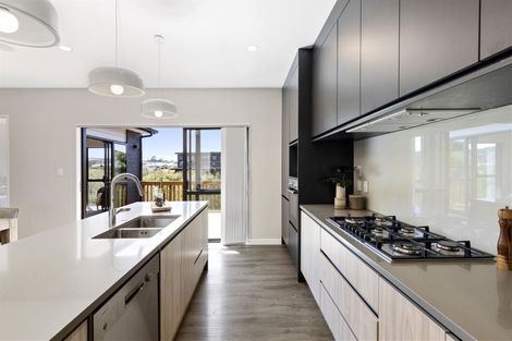 Photo of property in 43 Huarahi Pai Road, Huapai, Kumeu, 0810