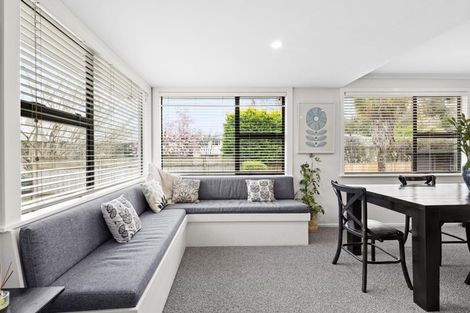 Photo of property in 14 Glenpark Place, Havelock North, 4130