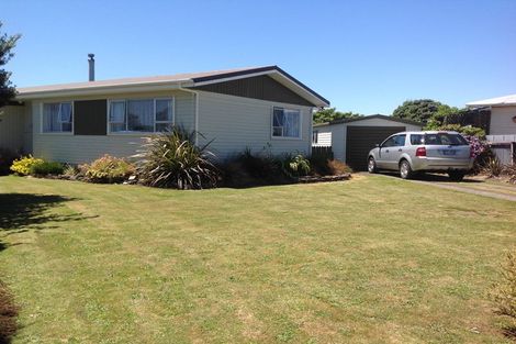 Photo of property in 5 Newbury Place, Waitara, 4320