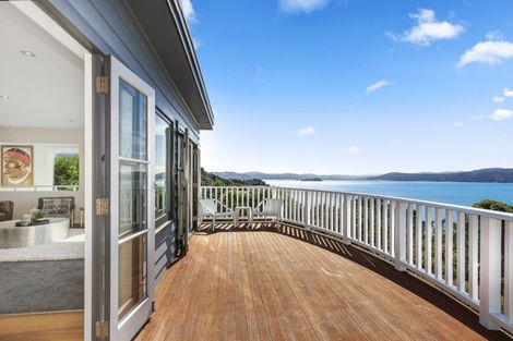 Photo of property in 22 Tai Paku Paku Road, Karaka Bays, Wellington, 6022