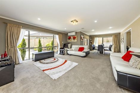 Photo of property in 116 Cyril French Drive, Flat Bush, Auckland, 2016