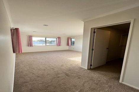 Photo of property in 10 Bridget Court, Red Beach, 0932