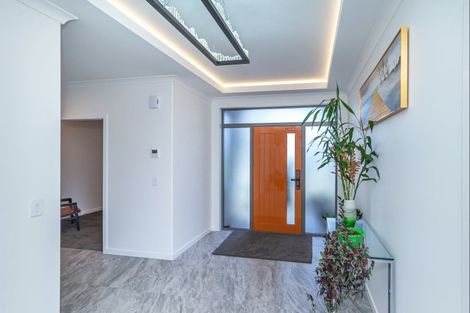 Photo of property in 18 Phoenix Palms Grove, Levin, 5510