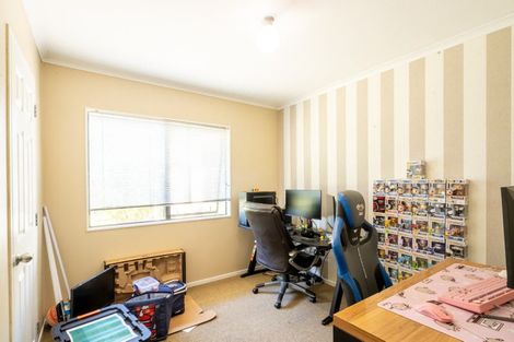 Photo of property in 115 Schnell Drive, Kelvin Grove, Palmerston North, 4414