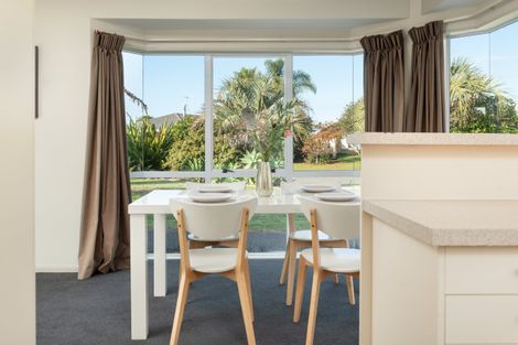 Photo of property in 18 Ocean Crest, Papamoa Beach, Papamoa, 3118