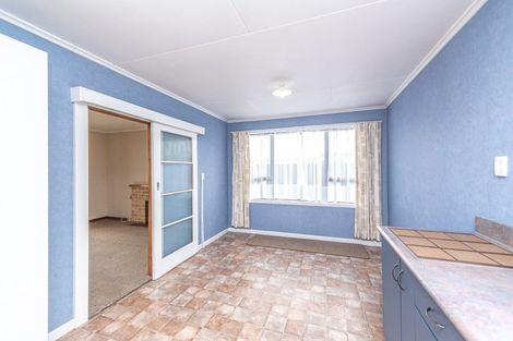 Photo of property in 2 Arawa Place, Castlecliff, Whanganui, 4501