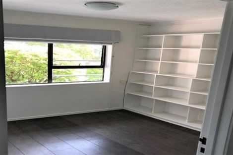 Photo of property in 7 Puawai Place, Northcote, Auckland, 0627