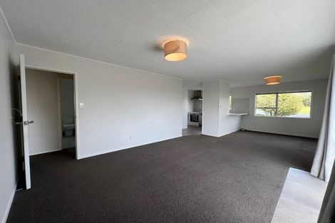 Photo of property in 21 Meadowood Drive, Unsworth Heights, Auckland, 0632