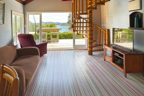 Photo of property in 69 Pye Place, Hot Water Beach, Whitianga, 3591