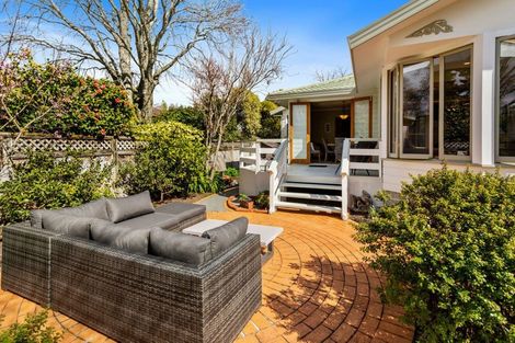 Photo of property in 10 Golf Road, Heretaunga, Upper Hutt, 5018