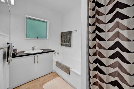 Photo of property in 33 Herekawe Drive, Spotswood, New Plymouth, 4310