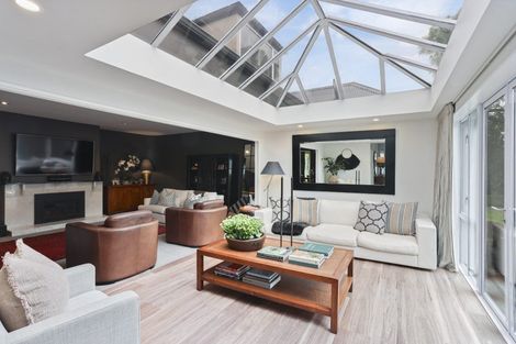 Photo of property in 1/253 Memorial Avenue, Burnside, Christchurch, 8053