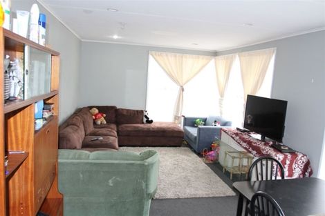 Photo of property in 10 Lane Road, Weymouth, Auckland, 2103