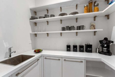 Photo of property in 1 Cilliers Drive, Silverdale, 0932