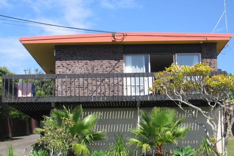 Photo of property in 1/41 Braemar Road, Rothesay Bay, Auckland, 0630