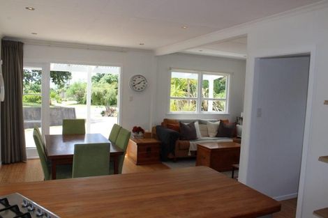 Photo of property in 211 Patons Rock Road, Patons Rock, Takaka, 7182