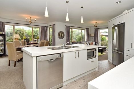 Photo of property in 21 Providence Place, Redwood, Christchurch, 8051