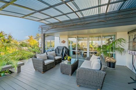 Photo of property in 20 Roseberry Place, Whitianga, 3510