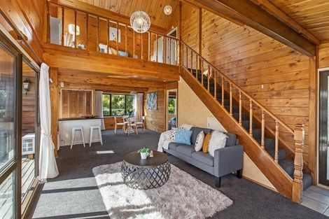 Photo of property in 14 Muscat Place, Henderson, Auckland, 0612